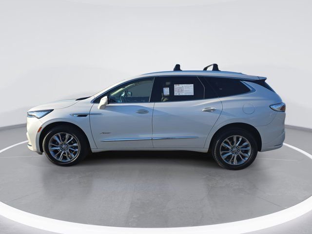 Used 2023 Buick Enclave Avenir image 3