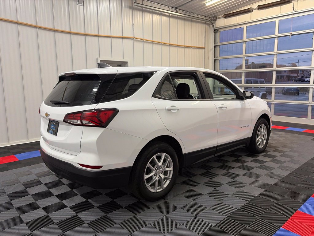 Used 2024 Chevrolet Equinox LS w/ LPO, Floor Liner Package FWD image 4