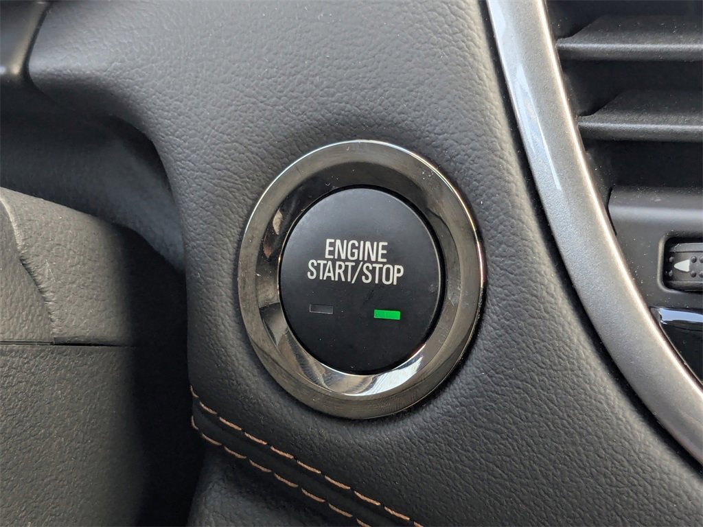 Certified 2022 Chevrolet Trax LT w/ LT Convenience Package image 23