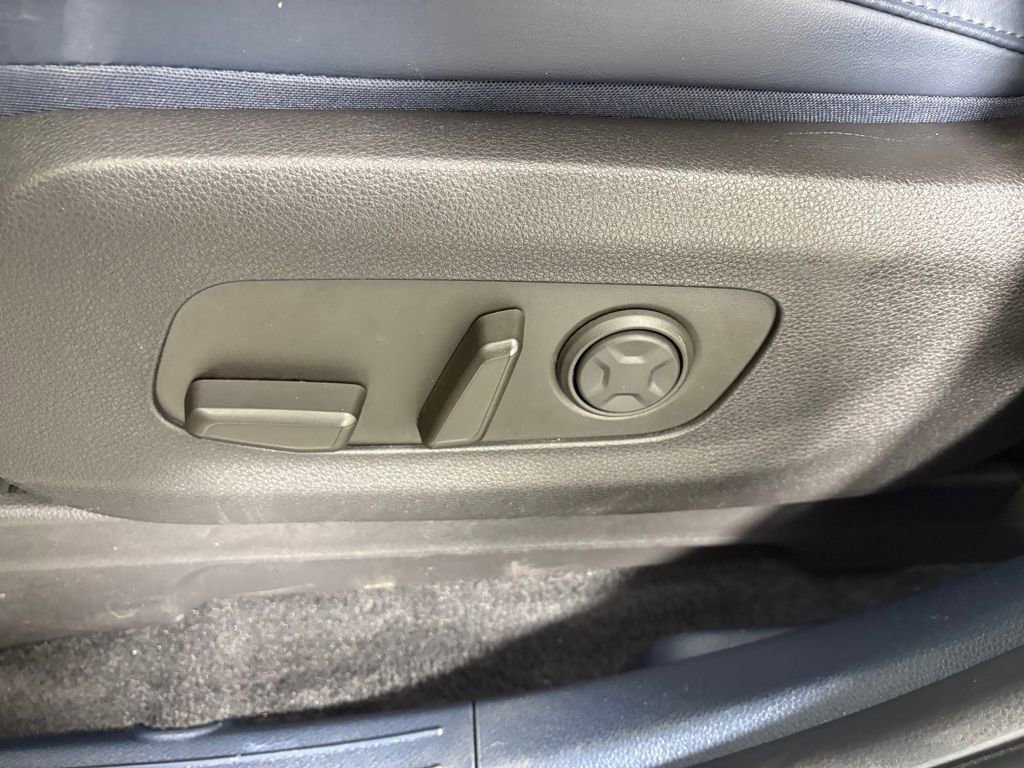 Used 2025 Kia Carnival SX image 15