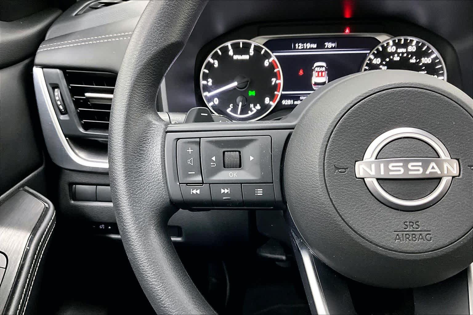 Used 2024 Nissan Rogue SV FWD image 21