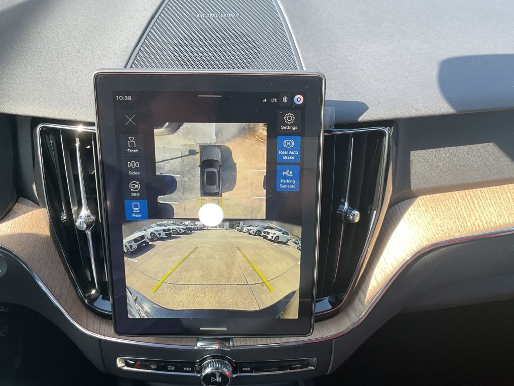 New 2027 Volvo XC60 B5 Plus AWD/4WD image 28