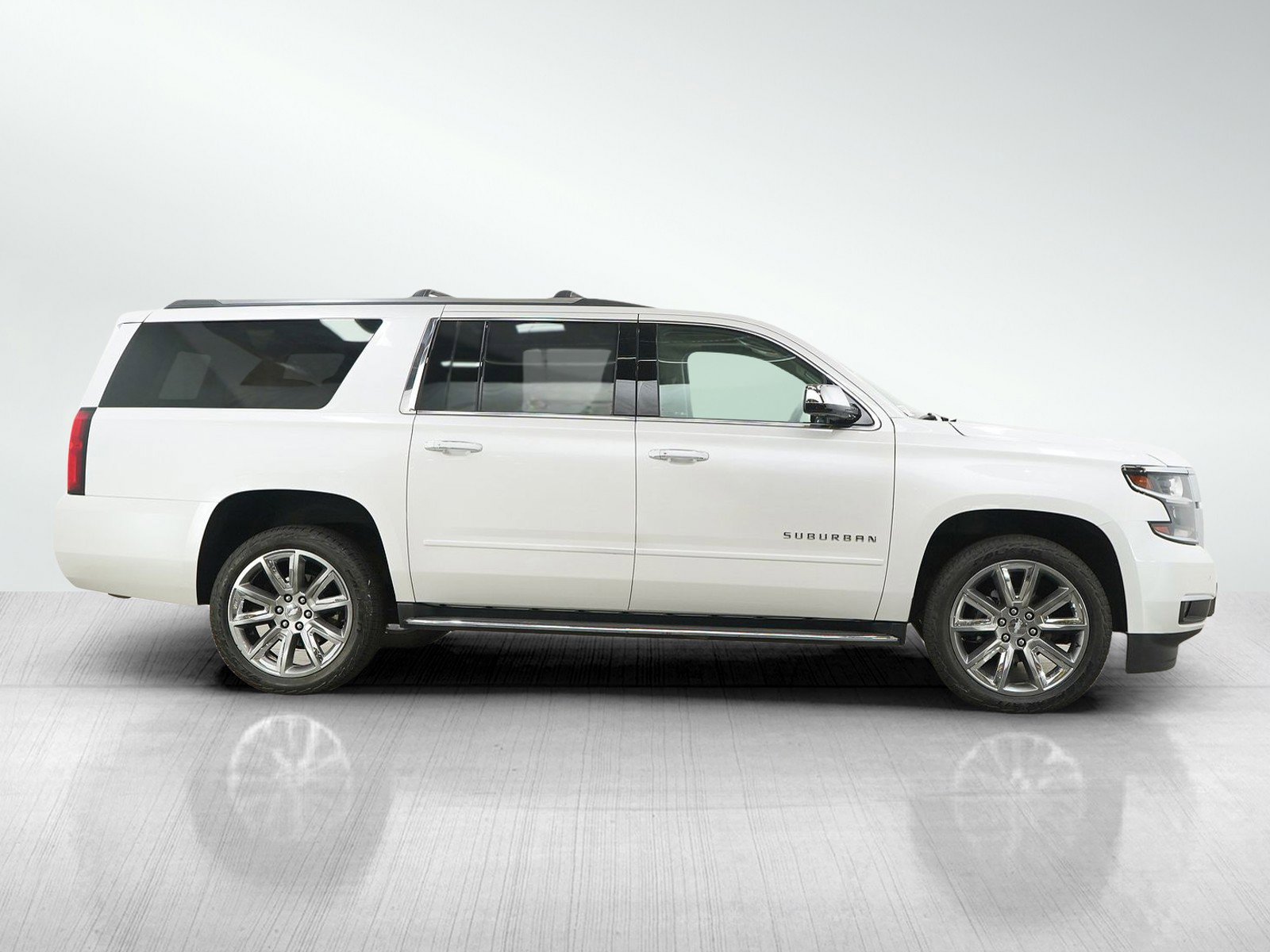 Used 2018 Chevrolet Suburban Premier AWD/4WD image 7