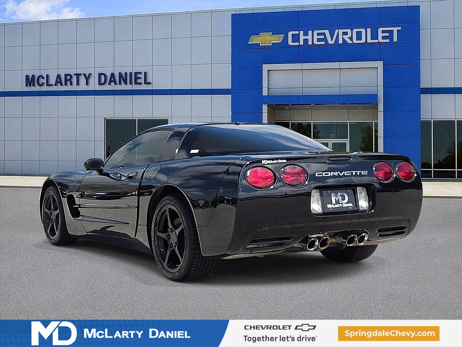 Used 2002 Chevrolet Corvette Coupe w/ Preferred Equipment Group2 RWD image 4