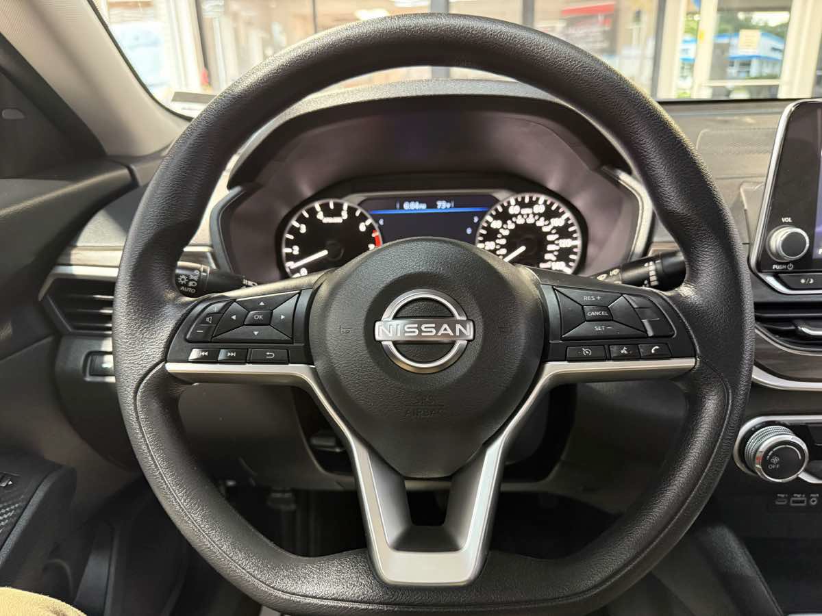 Used 2026 Nissan Altima 2.5 SV FWD image 11