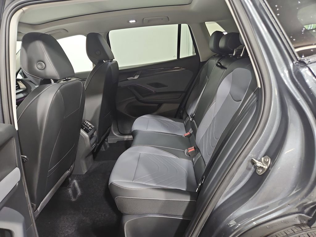 New 2026 Volkswagen Tiguan SE AWD/4WD image 23