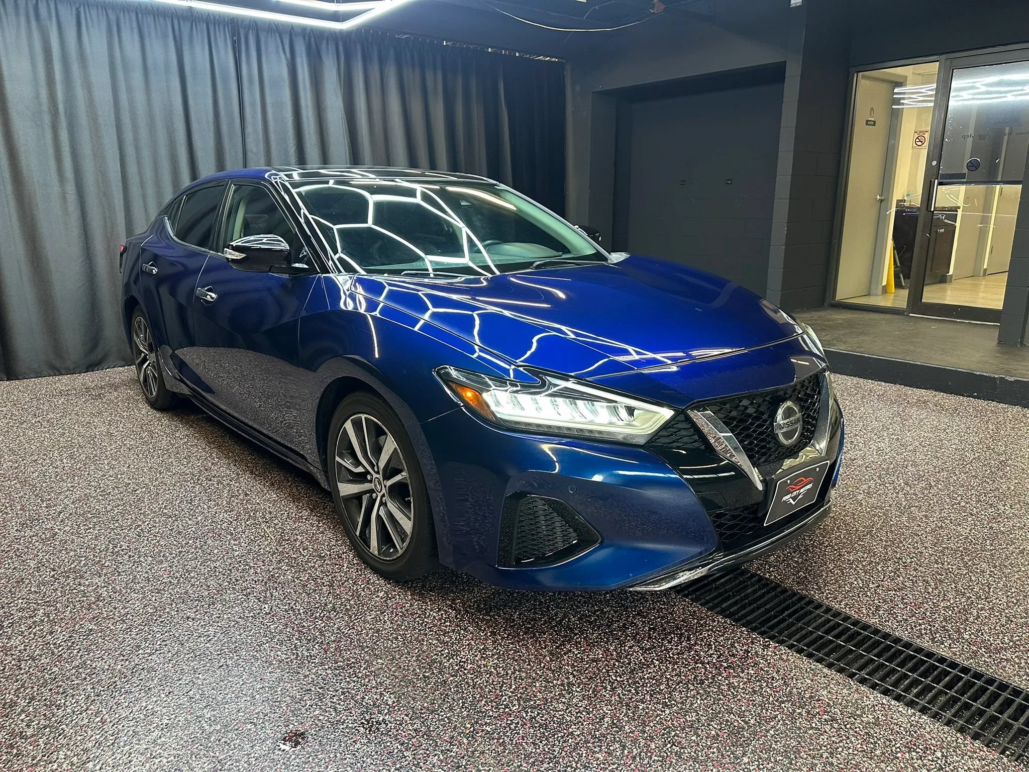 Used 2020 Nissan Maxima 3.5 SL w/ Floor Mat Group FWD image 9