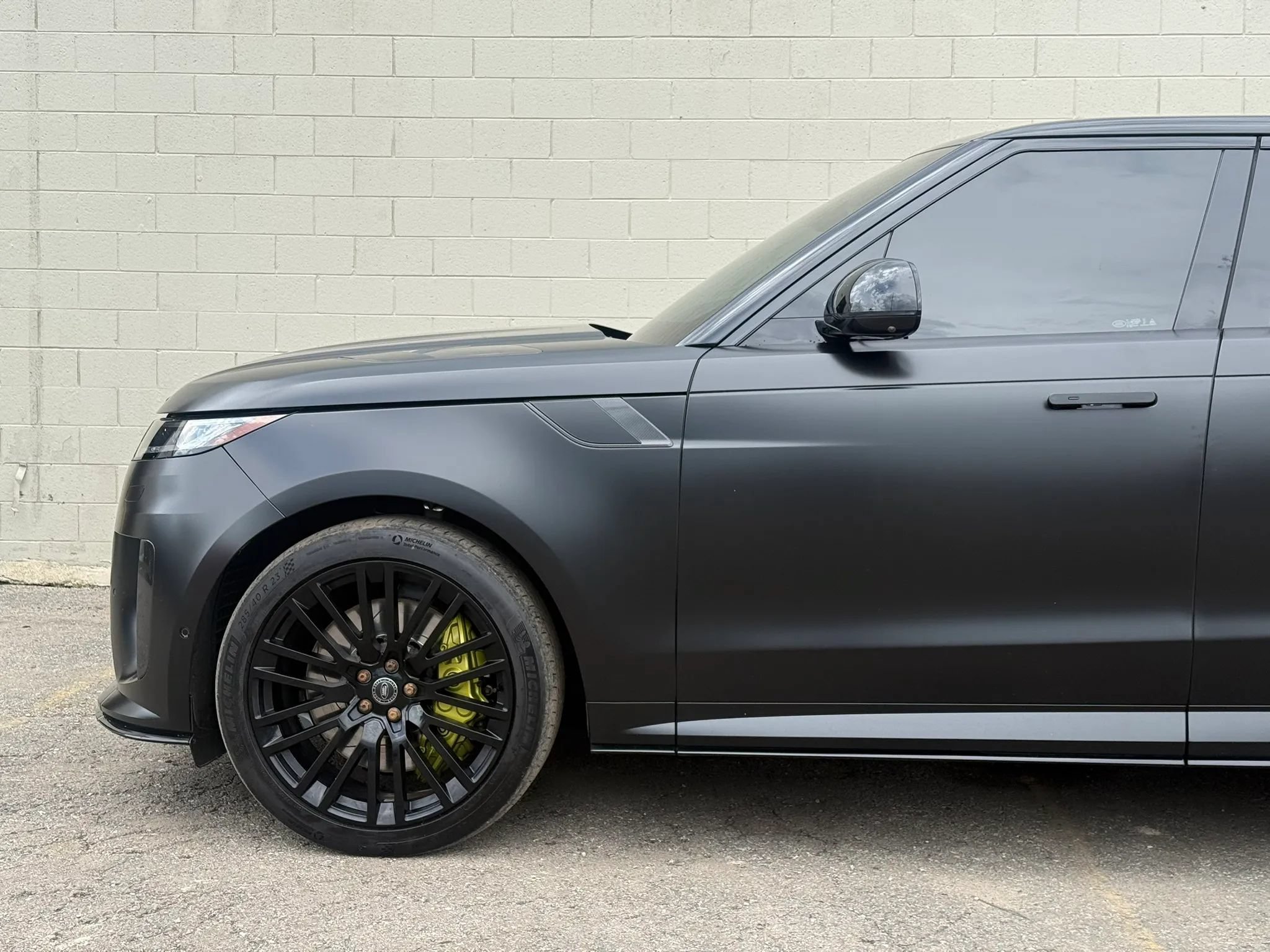 Used 2024 Land Rover Range Rover Sport AWD/4WD image 5