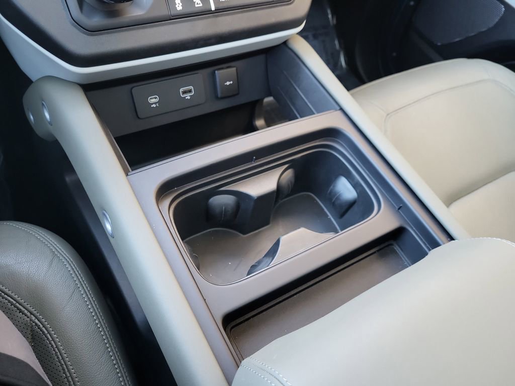 Used 2024 Land Rover Defender 110 S image 20