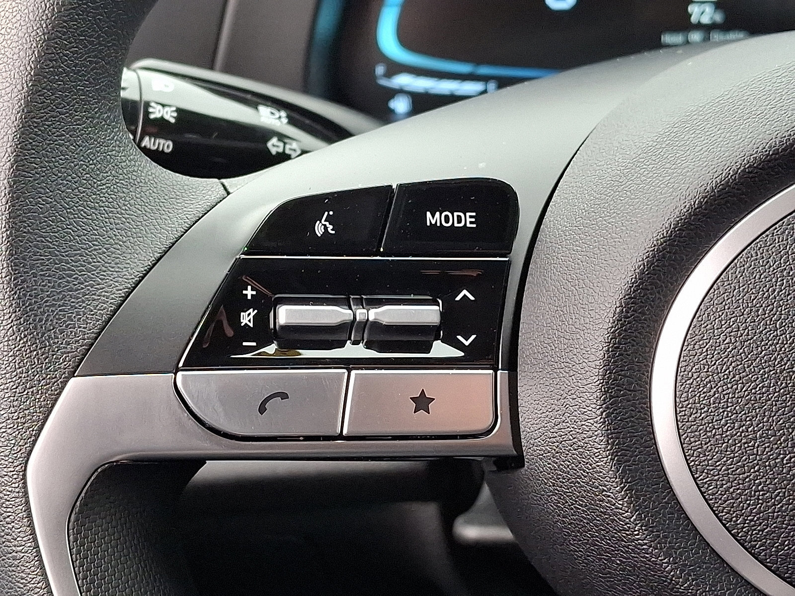 Certified 2025 Hyundai Elantra SE image 20