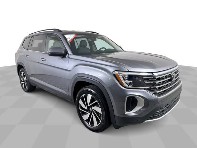 Used 2025 Volkswagen Atlas SE FWD image 2
