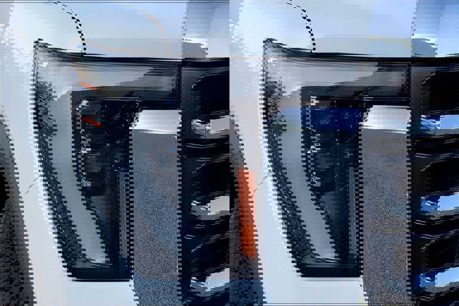 New 2025 GMC Sierra 2500 SLT w/ SLT Premium Package image 13