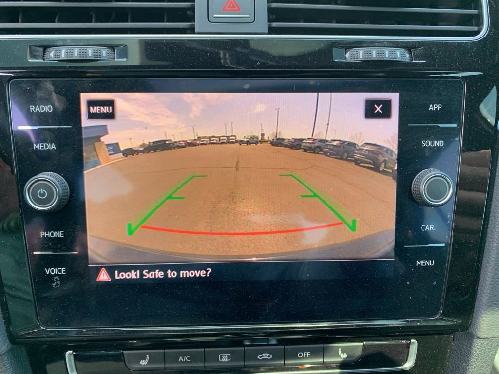 Used 2018 Volkswagen GTI SE FWD image 29