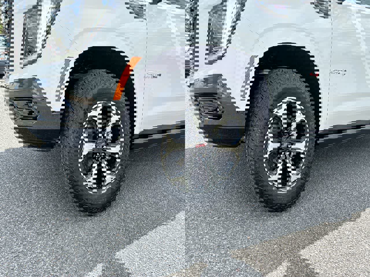 New 2026 GMC Yukon XL AT4 w/ AT4 Premium Plus Package image 34