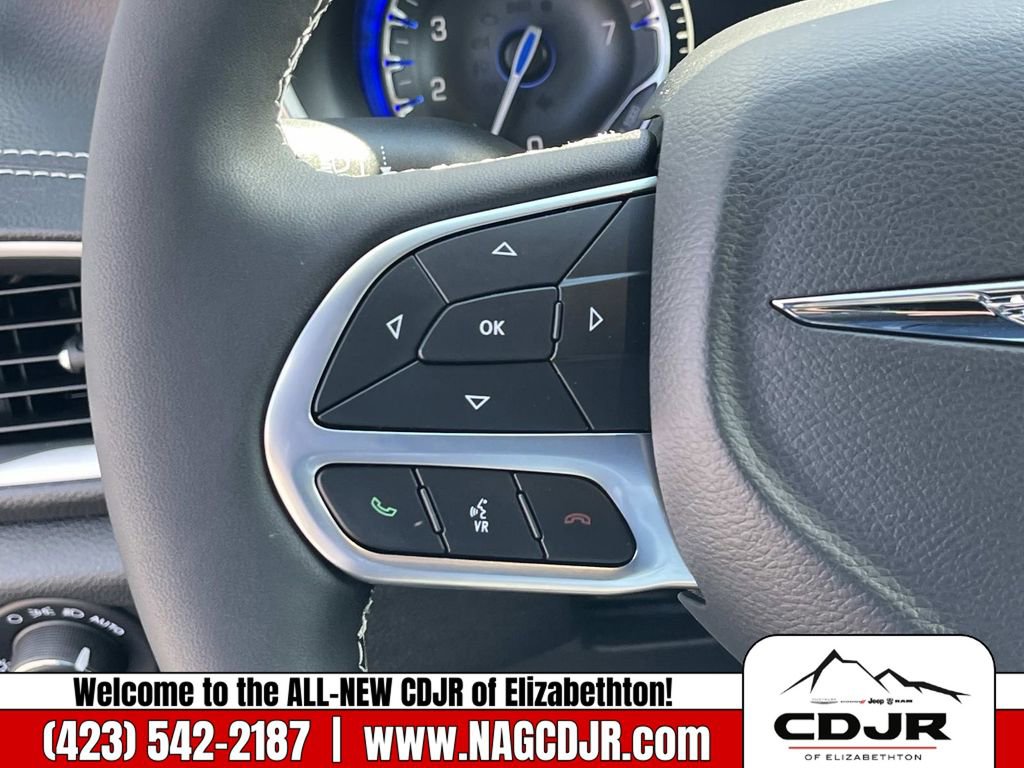 New 2026 Chrysler Pacifica Select image 24