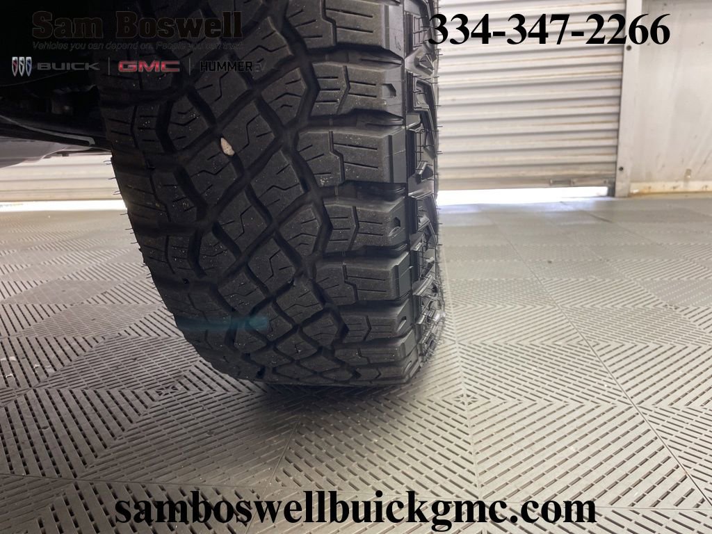 Used 2025 Chevrolet Silverado 1500 ZR2 w/ Technology Package image 42