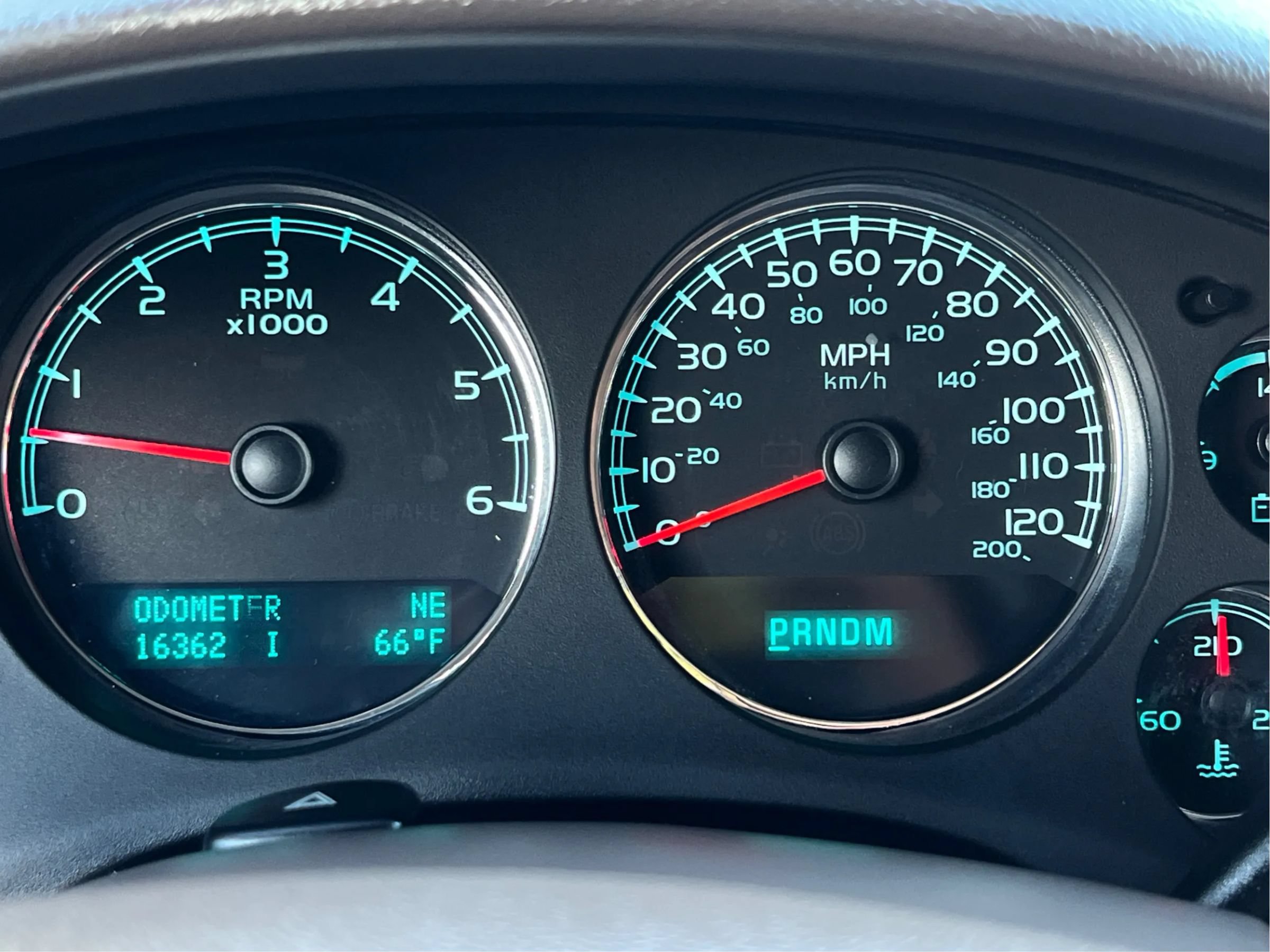 Used 2014 Chevrolet Tahoe LTZ RWD image 12