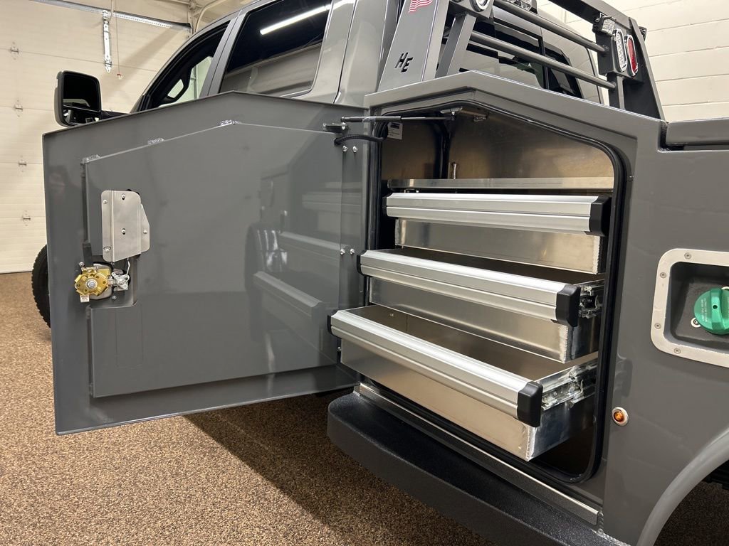 New 2026 RAM 4500 4x4 Crew Cab DRW w/ Laramie Trim Package image 28