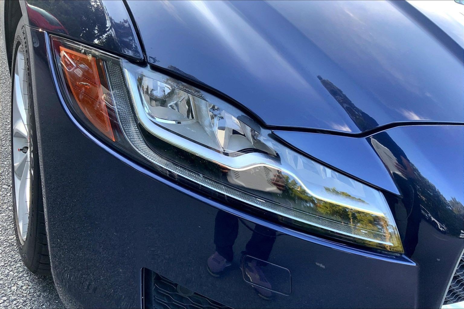 Used 2018 Jaguar XF Premium AWD/4WD image 30