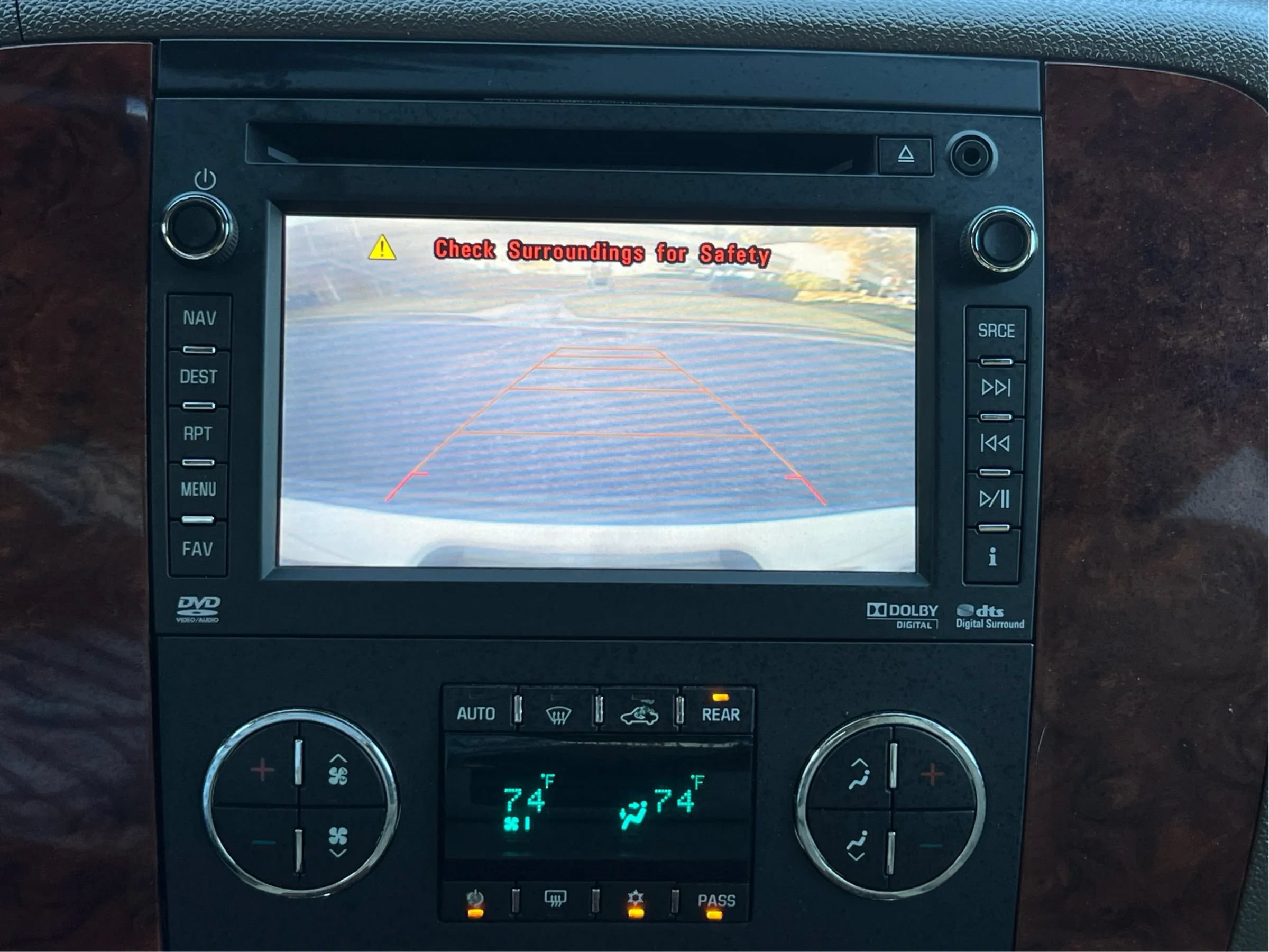 Used 2014 Chevrolet Tahoe LTZ RWD image 15