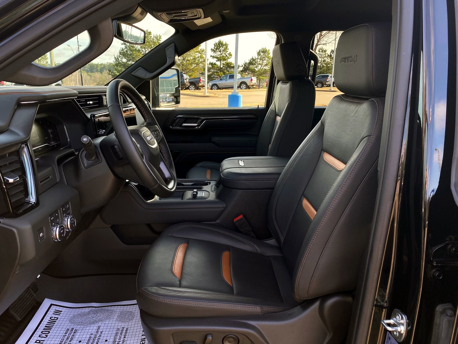 Used 2025 GMC Sierra 2500 AT4 w/ AT4 Preferred Package image 14