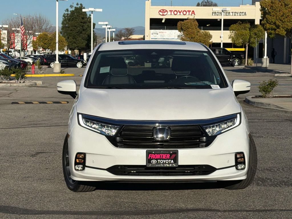 Used 2024 Honda Odyssey Elite image 2
