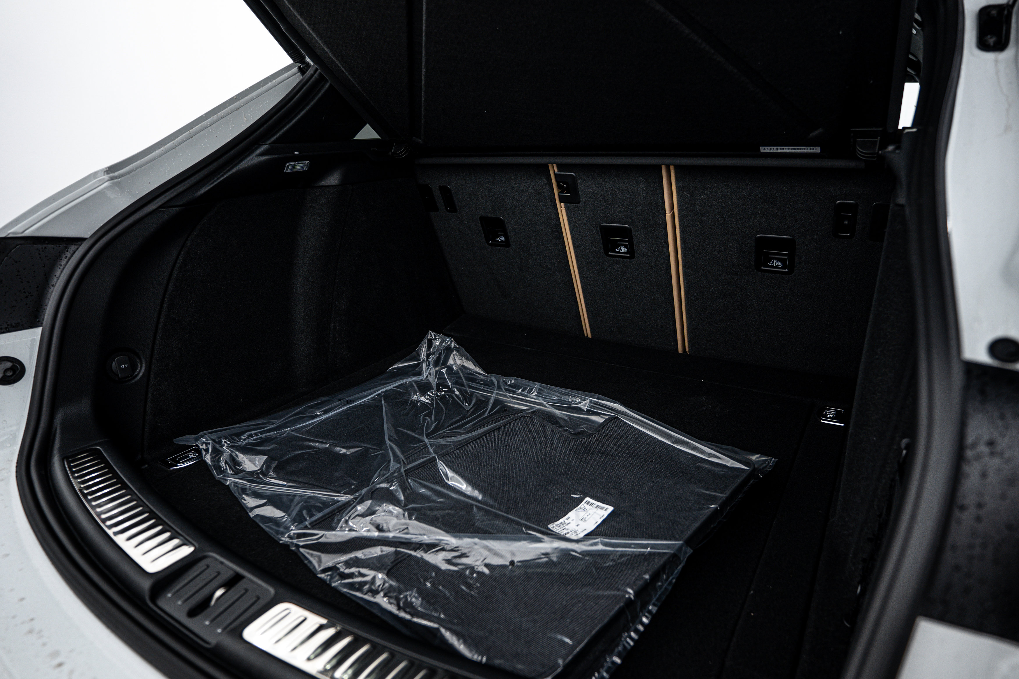 Certified 2025 Porsche Macan image 26