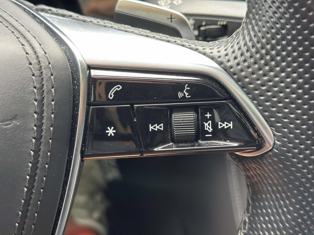 Used 2022 Audi S8 w/ S8 Comfort Plus Package AWD/4WD image 38