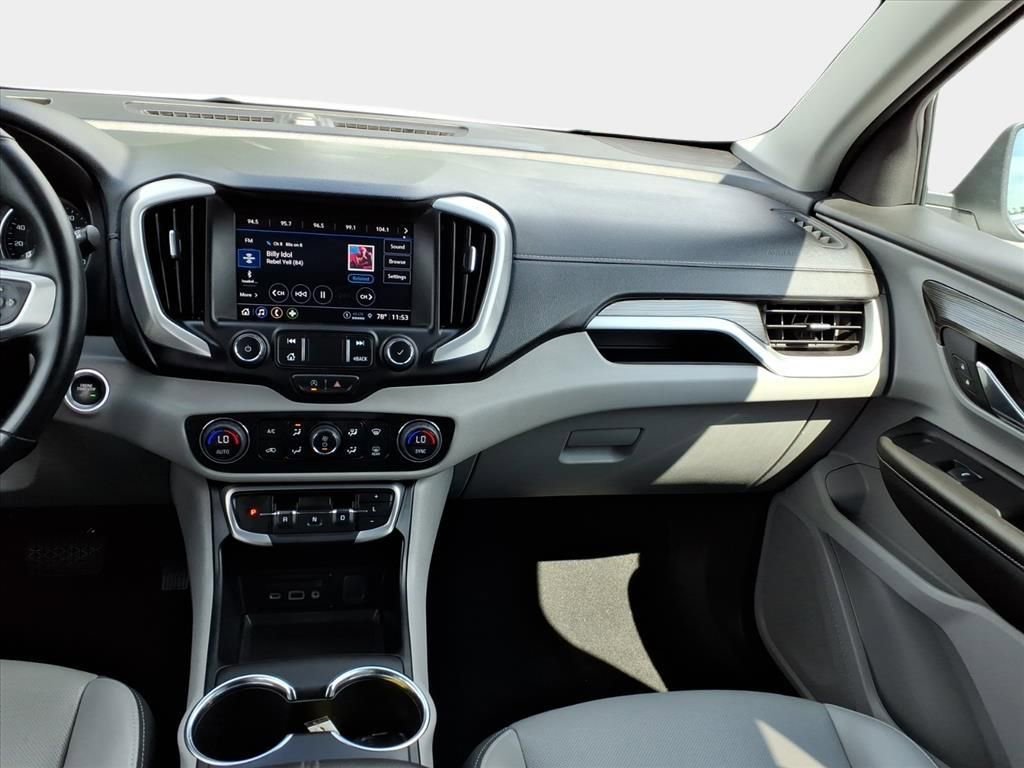 Used 2024 GMC Terrain SLT image 15