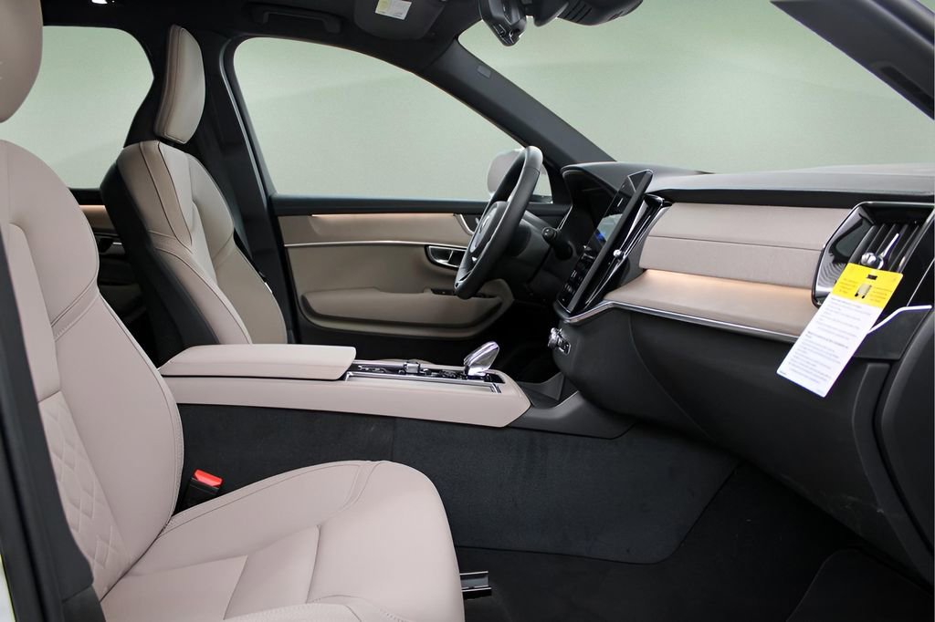 New 2026 Volvo XC90 B5 Core w/ Protection Package Premier image 35