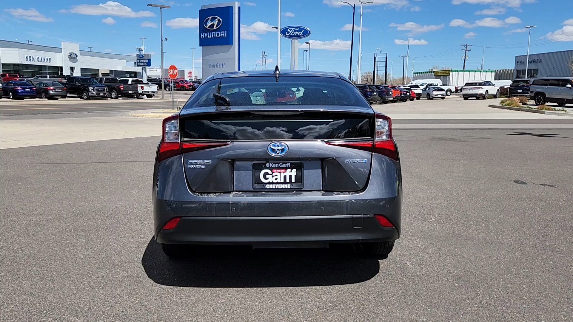 Used 2020 Toyota Prius LE AWD/4WD image 19