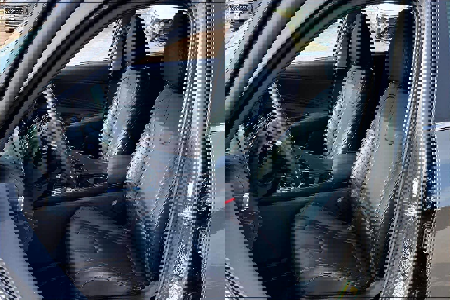 Used 2025 Hyundai Elantra Limited image 7