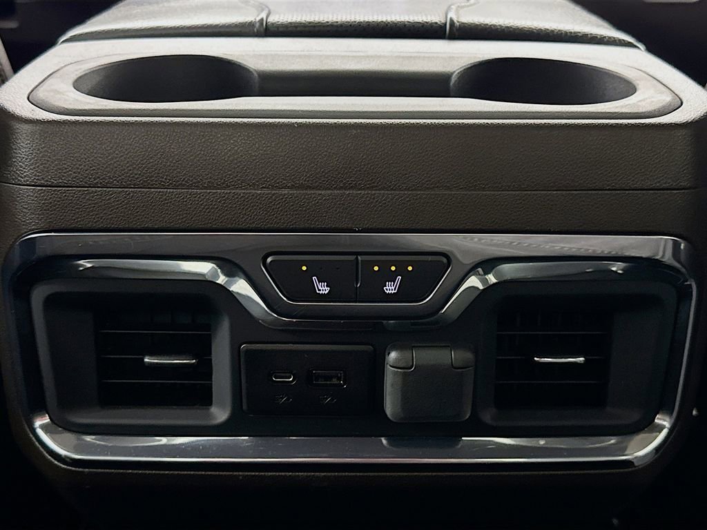 Used 2023 GMC Sierra 3500 Denali w/ Denali Ultimate Package image 23