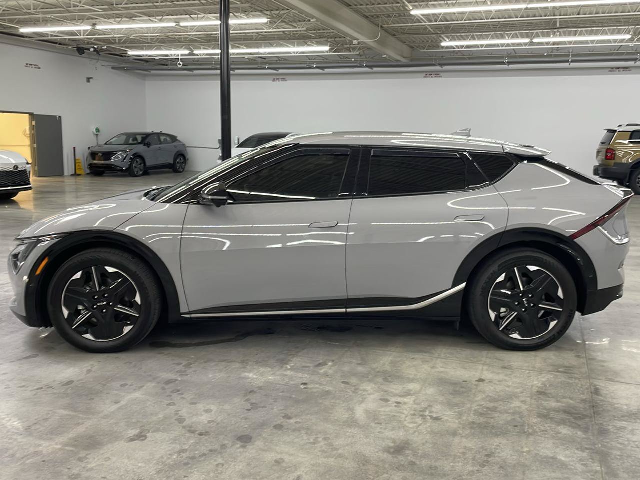 Used 2025 Kia EV6 Wind RWD image 12
