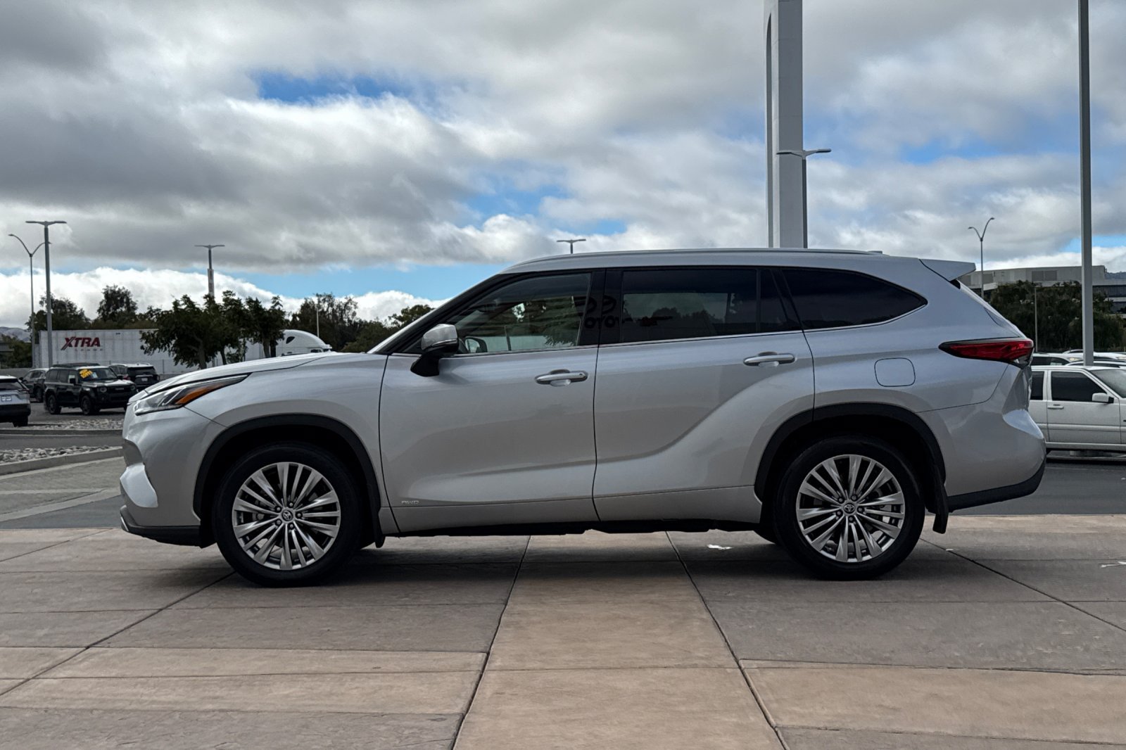 Certified 2022 Toyota Highlander Platinum AWD/4WD image 8