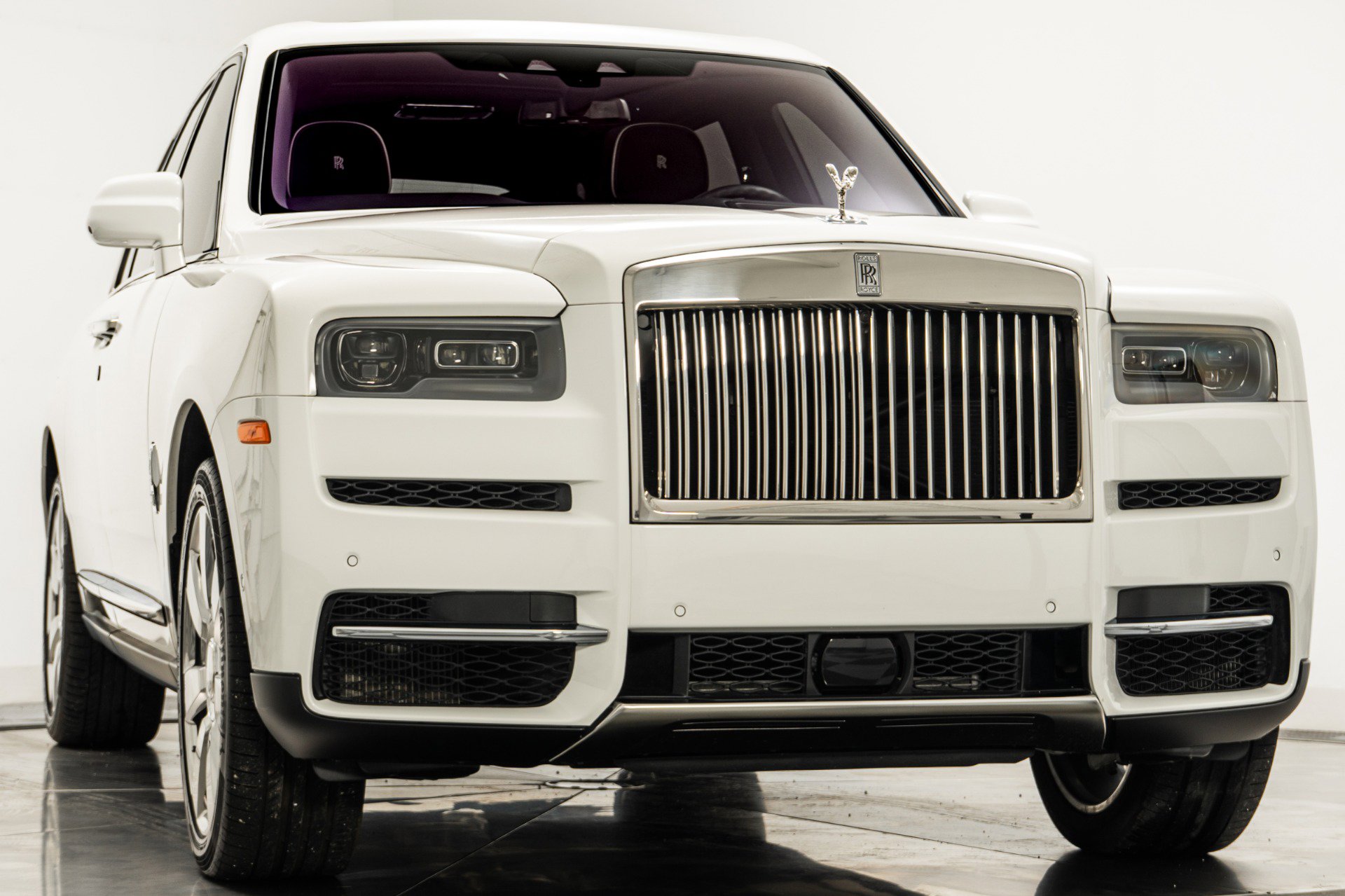 Used 2020 Rolls-Royce Cullinan image 3
