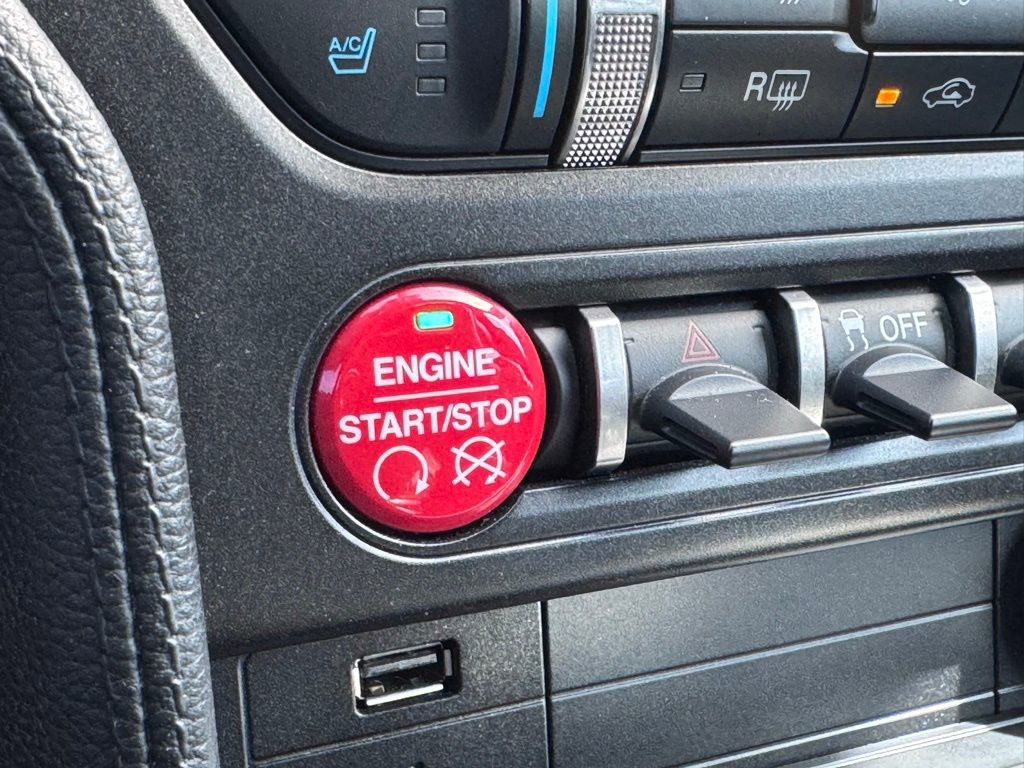 Used 2016 Ford Mustang Shelby GT350 w/ Technology Package image 7