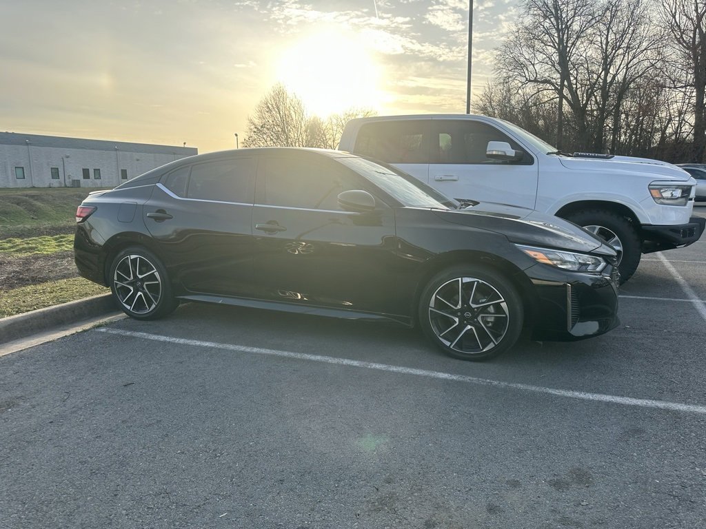 Used 2024 Nissan Sentra SR w/ SR Premium Package image 3