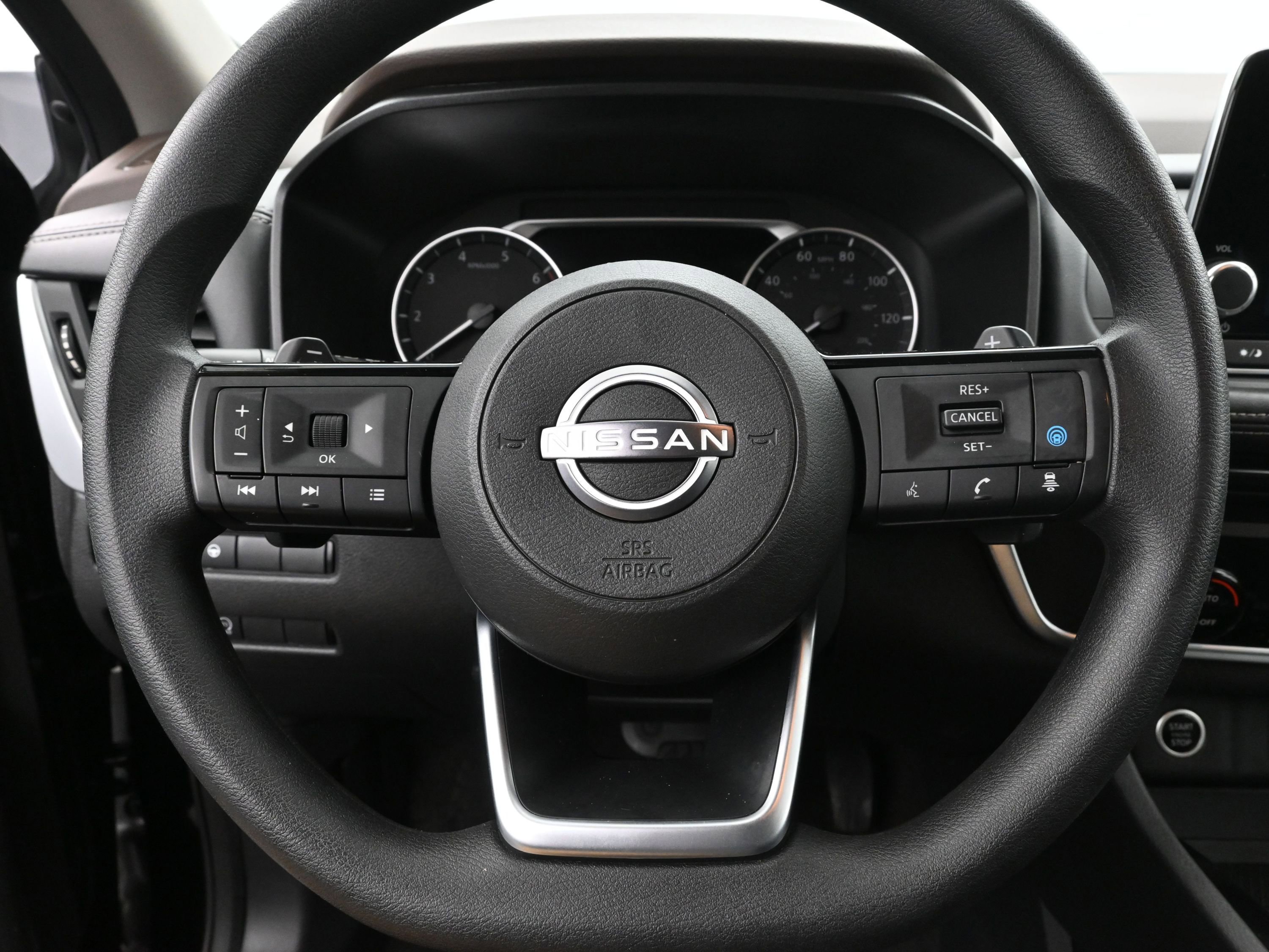 Used 2023 Nissan Rogue SV image 13