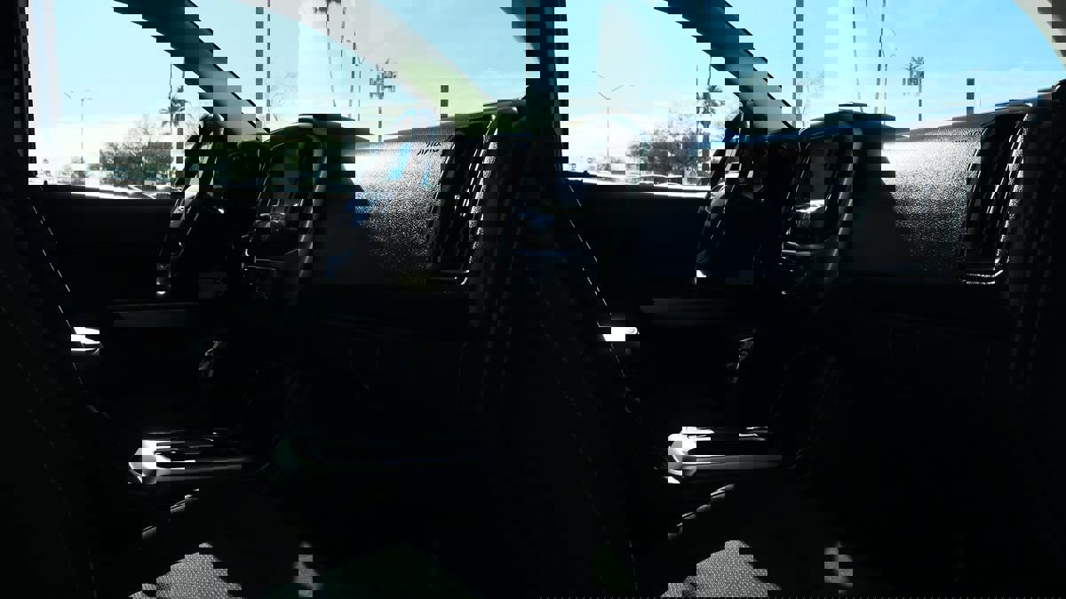 Used 2022 Chevrolet Colorado LT w/ Fleet Safety Package image 29