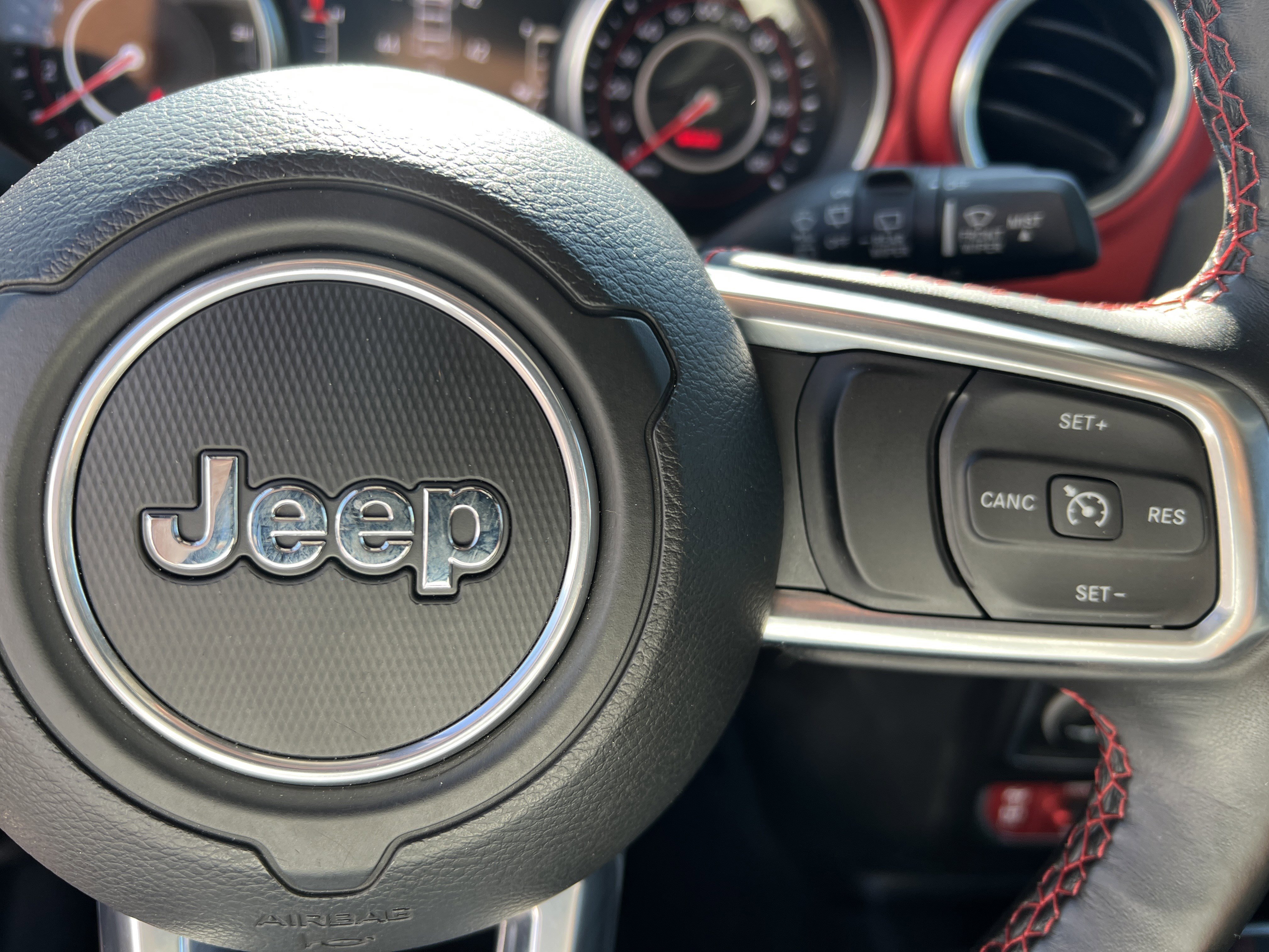 Used 2018 Jeep Wrangler Unlimited Rubicon AWD/4WD image 11