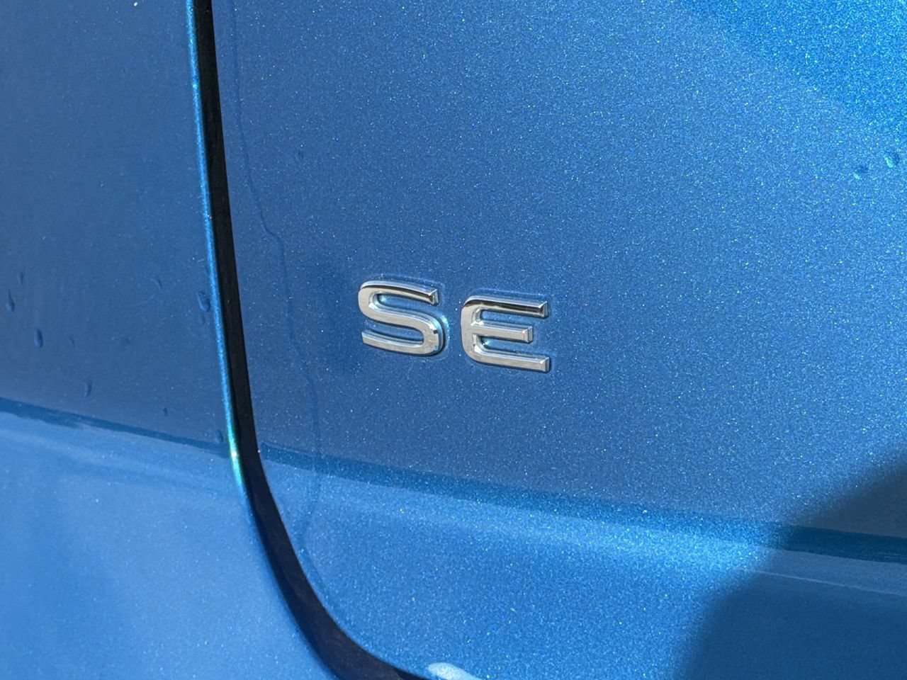 Used 2024 Volkswagen Atlas Cross Sport SE FWD image 25