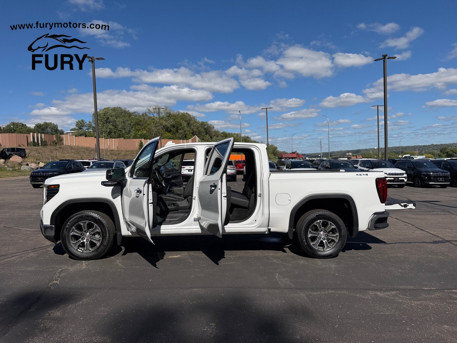 Used 2025 GMC Sierra 1500 SLT AWD/4WD image 23