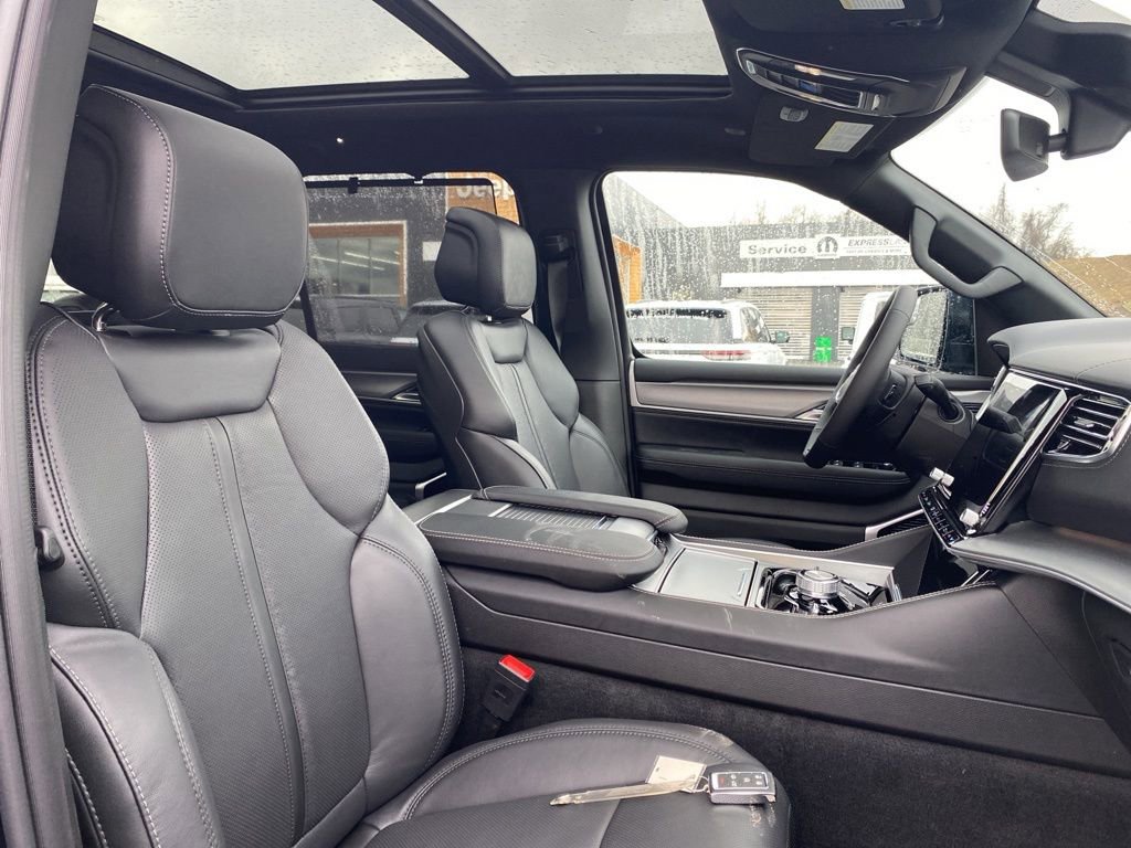 New 2026 Jeep Grand Wagoneer Limited image 12