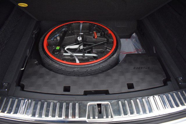 Used 2021 Porsche Cayenne AWD/4WD image 45