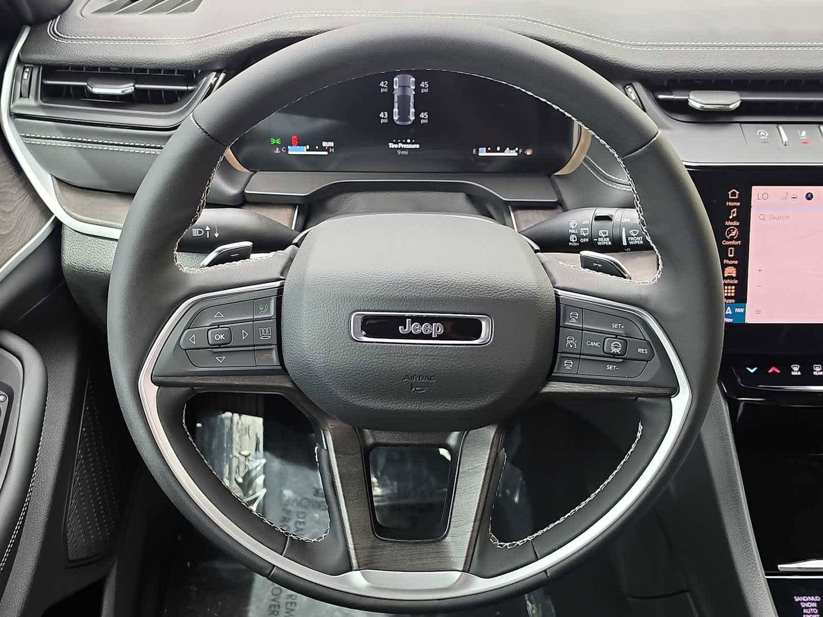 New 2026 Jeep Grand Cherokee Altitude AWD/4WD image 50