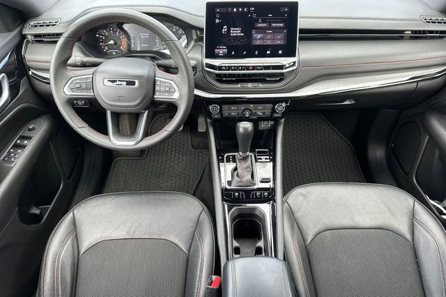 Used 2024 Jeep Compass Trailhawk image 14