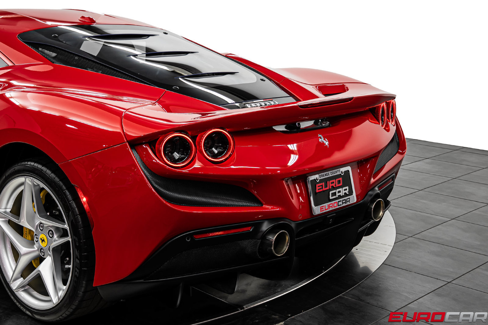 Used 2021 Ferrari F8 Tributo RWD image 20