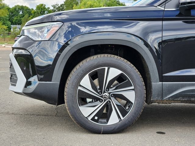 New 2025 Volkswagen Taos SE image 7
