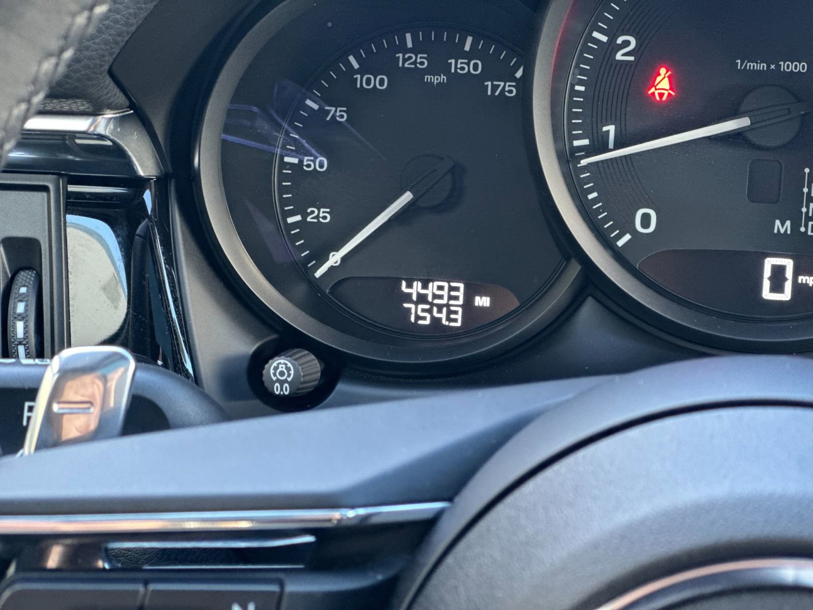 Certified 2025 Porsche Macan image 30